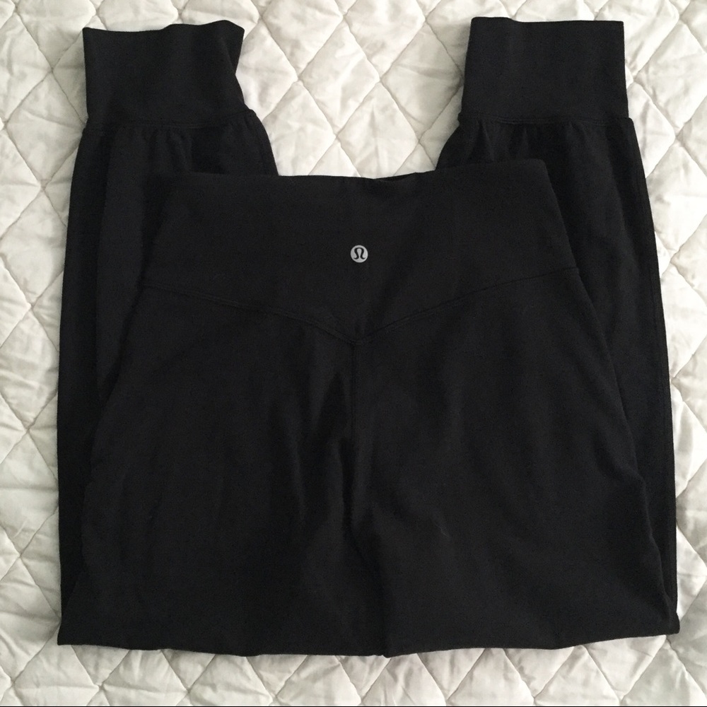 NEW Lululemon lightweight crop pants